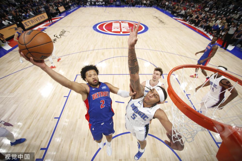 全国铁路今天预计发送旅客1270万人次.